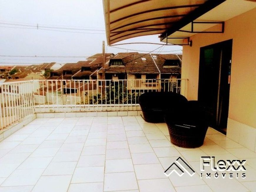 Sobrado com 4 dormitórios à venda, 270 m² por R$ 1.050.000,00 - Xaxim - Curitiba/PR