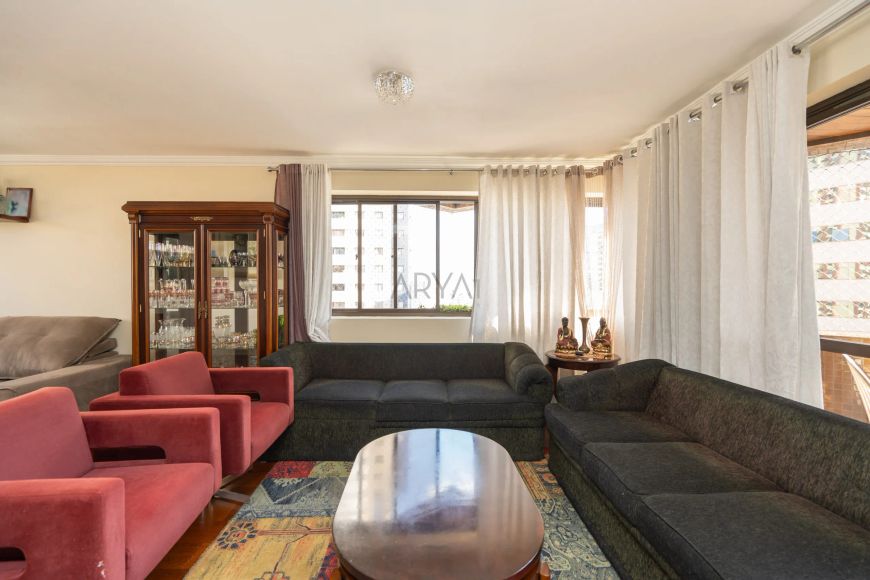 Apartamento à venda no Ahú ARYA 1