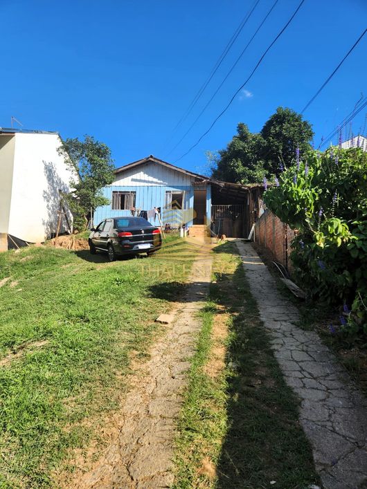 Terreno localizado no bairro Abranches, próximo da Rodovia dos Minérios, poucos minutos do Parque Sã