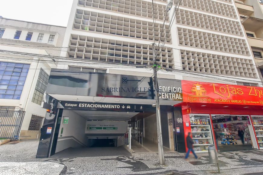 Sala Comercial bem localizada à venda no Centro de Curitiba