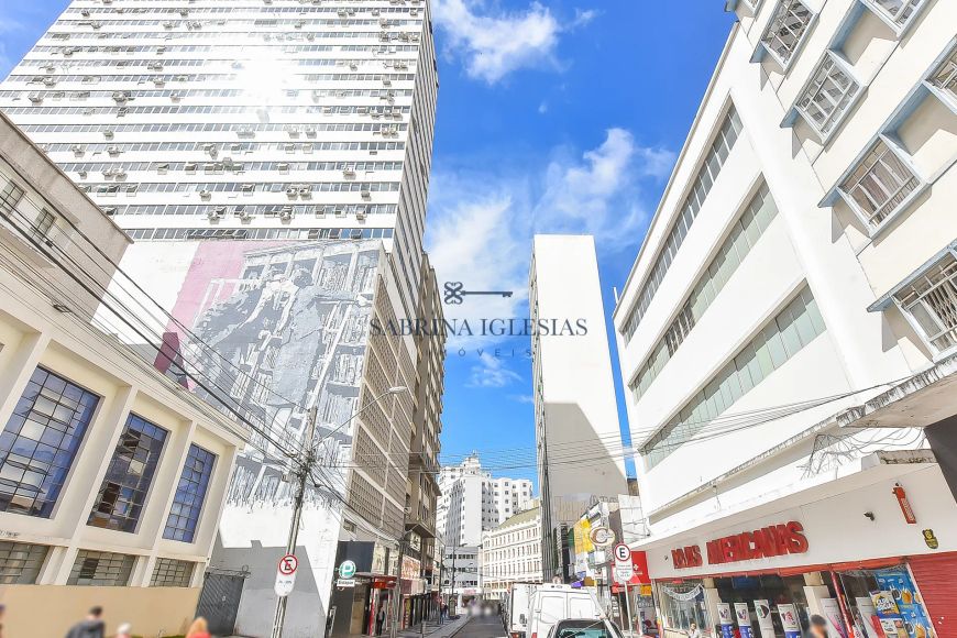 Sala Comercial bem localizada à venda no Centro de Curitiba