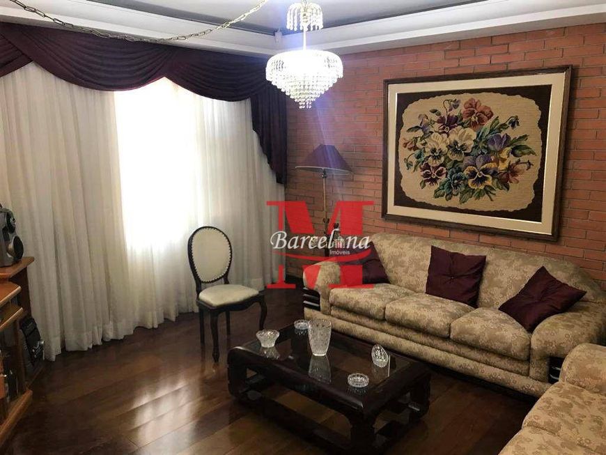 CASA TÉRREA, SEMINÁRIO/LOS ANGELES. ESTILO GERMÂNICA, LINDA! COM ARMÁRIOS.
