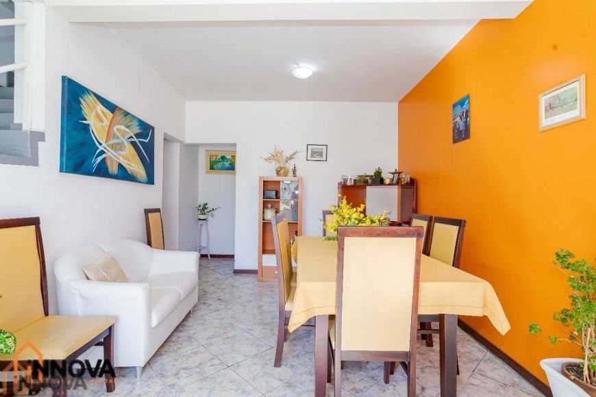 Sobrado com 3 quartos à venda por R$ 649000.00, 156.84 m2 - FAZENDINHA - CURITIBA/PR
