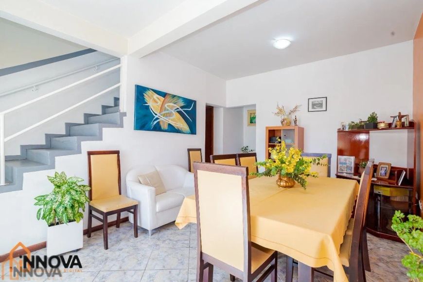 Sobrado com 3 quartos à venda por R$ 649000.00, 156.84 m2 - FAZENDINHA - CURITIBA/PR