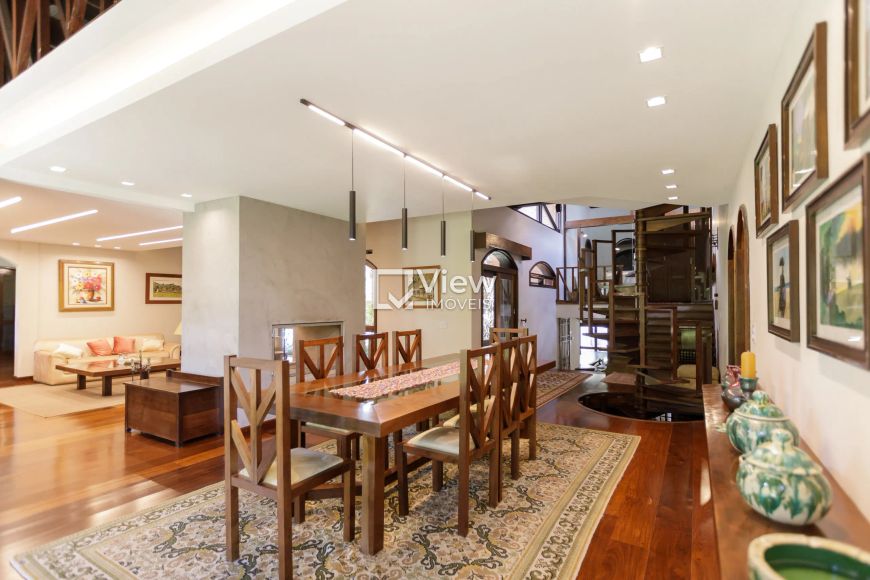 Seu Novo Lar: Excelente Casa em Condomínio com 3.030m² de terreno à Venda!