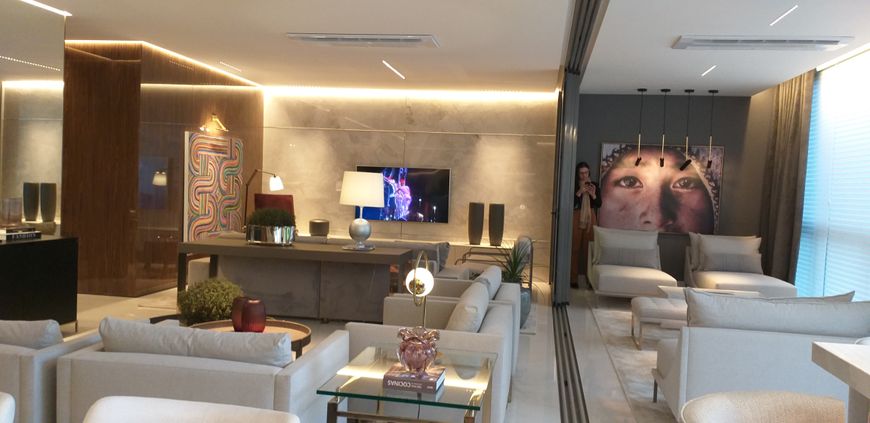 Apartamento para venda tem 288 metros quadrados com 4 quartos em Ecoville - Curitiba - PR