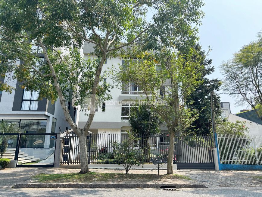 Apartamento para venda possui 192 metros quadrados com 4 quartos em Bigorrilho - Curitiba - PR