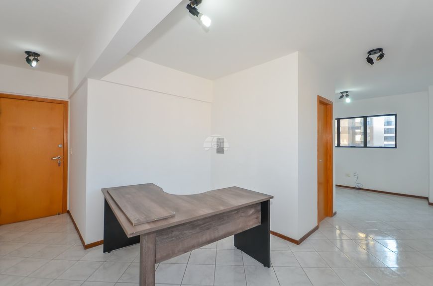 Sala comercial para venda no Bairro Centro - Curitiba - PR