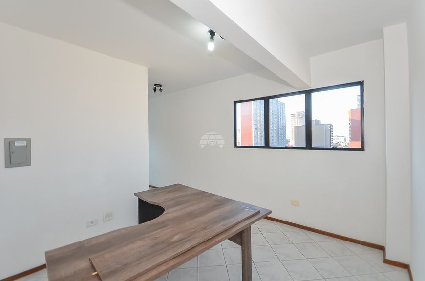 Sala comercial para venda no Bairro Centro - Curitiba - PR