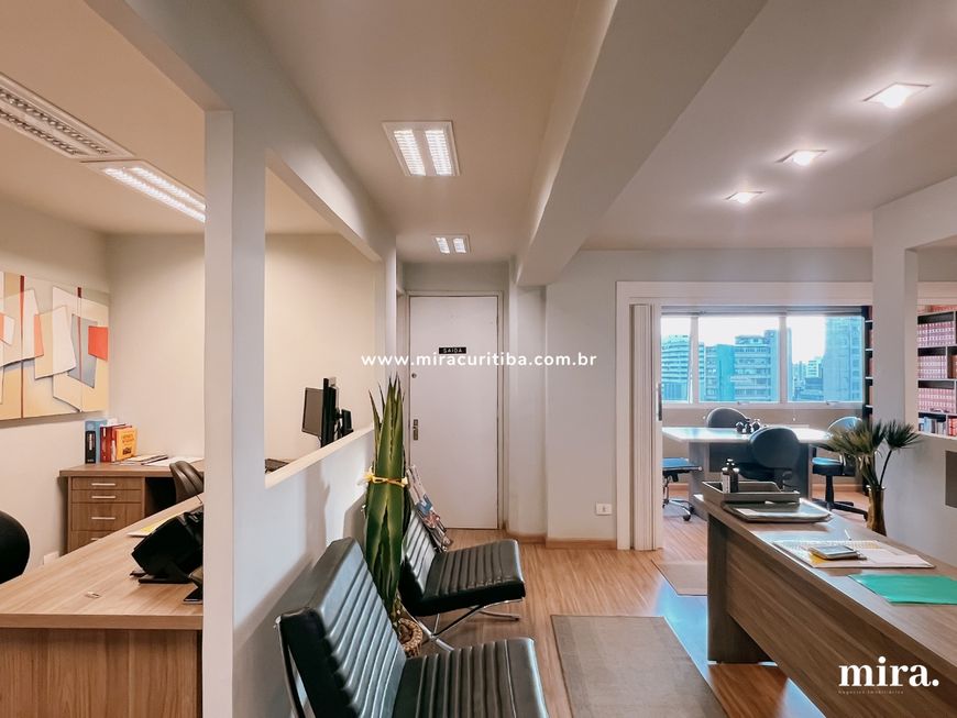 Ótima sala comercial a venda na Marechal Deodoro! Localização incrivel, andar alto, vista maravilhos