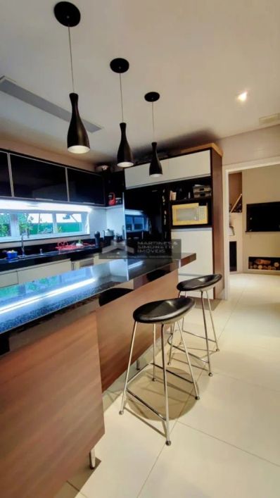 Casa com 4 quartos à venda por R$ 1650000.00, 231.08 m2 - XAXIM - CURITIBA/PR