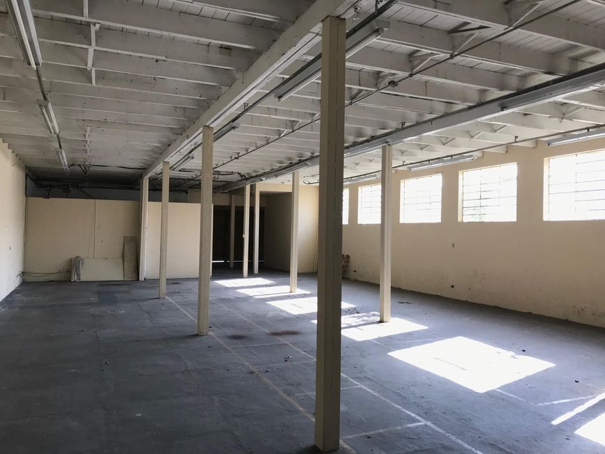 Comercial/Industrial de 750 metros quadrados no bairro Parolin