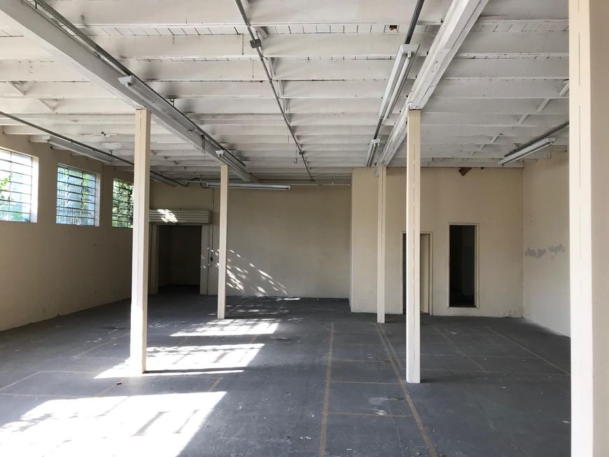 Comercial/Industrial de 750 metros quadrados no bairro Parolin