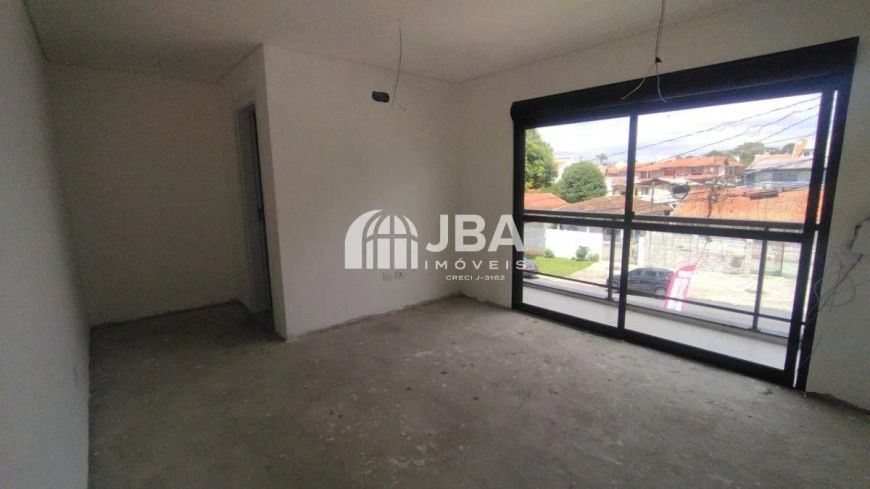 SOBRADO COM AMPLO TERRAÇO