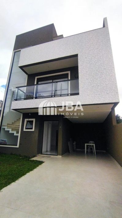 SOBRADO COM AMPLO TERRAÇO