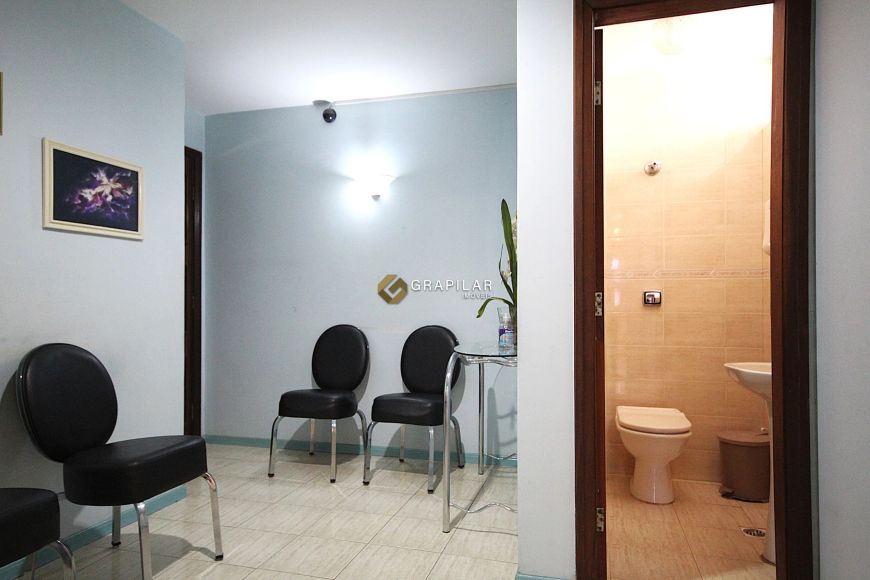 Sala Comercial à Venda no Centro de Curitiba