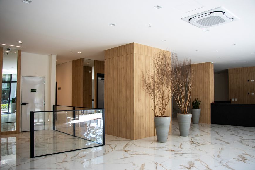 AMPLA SALA COMERCIAL DE 90,00 M2 NO ÁGUA VERDE - CURITIBA