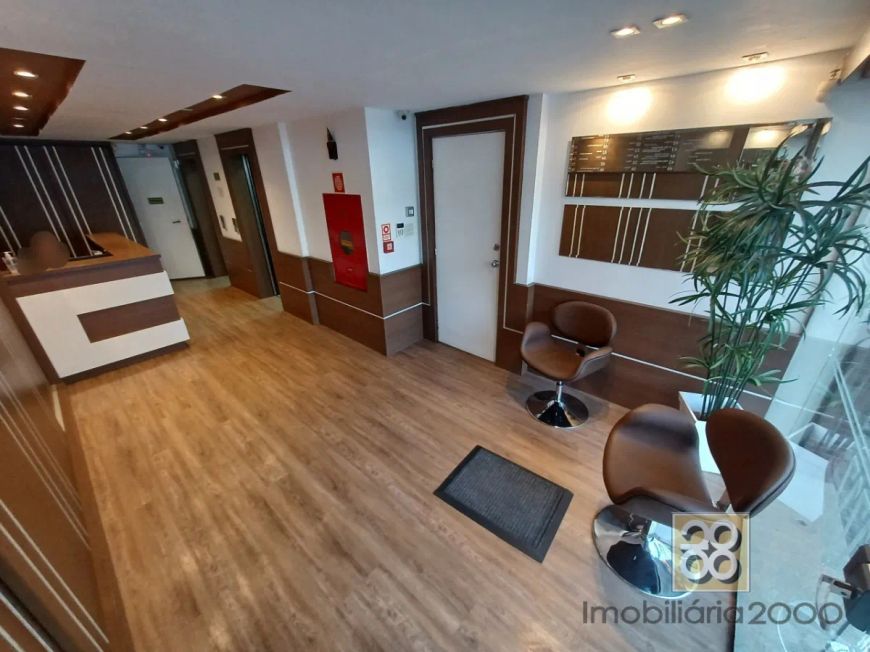 Sala/Cjto. Comercial - R Visconde do Rio Branco, 1717 - Centro - Curitiba PR