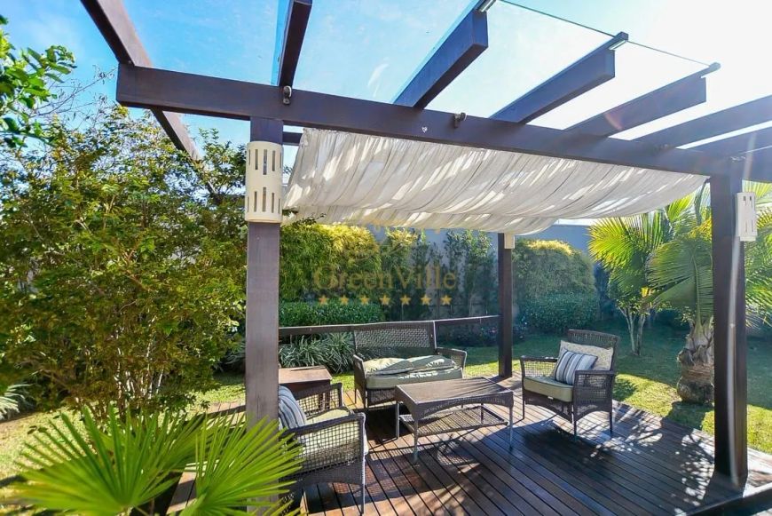 Jardim Social, casa 648m², com guarita, 4 quartos sendo 3 suítes, 3 vagas, piscina, Curitiba, PR