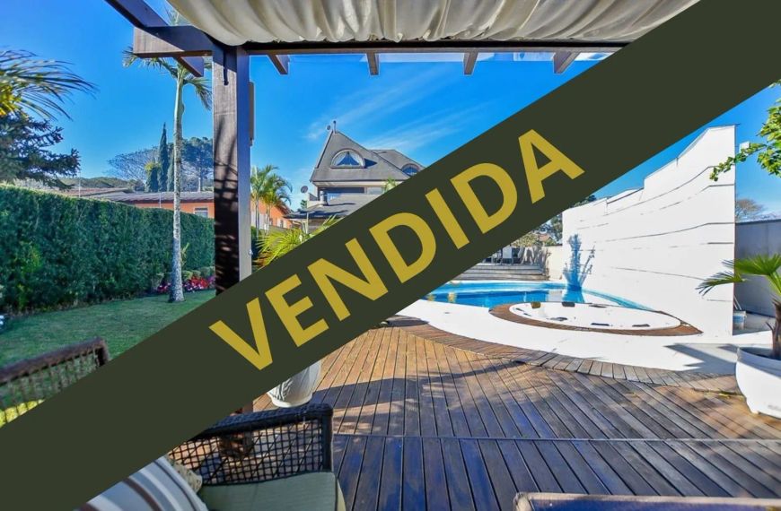 Jardim Social, casa 648m², com guarita, 4 quartos sendo 3 suítes, 3 vagas, piscina, Curitiba, PR