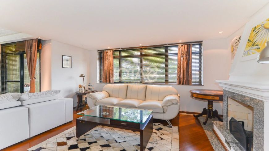 APARTAMENTO 4 QUARTOS EXCELENTE NO ALTO DA GLÓRIA Apartamento no Alto da Glória, 4 quartos e 3 vagas