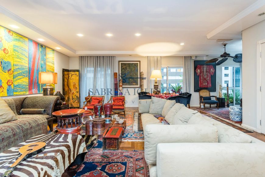 Apartamento elegante à venda no Batel