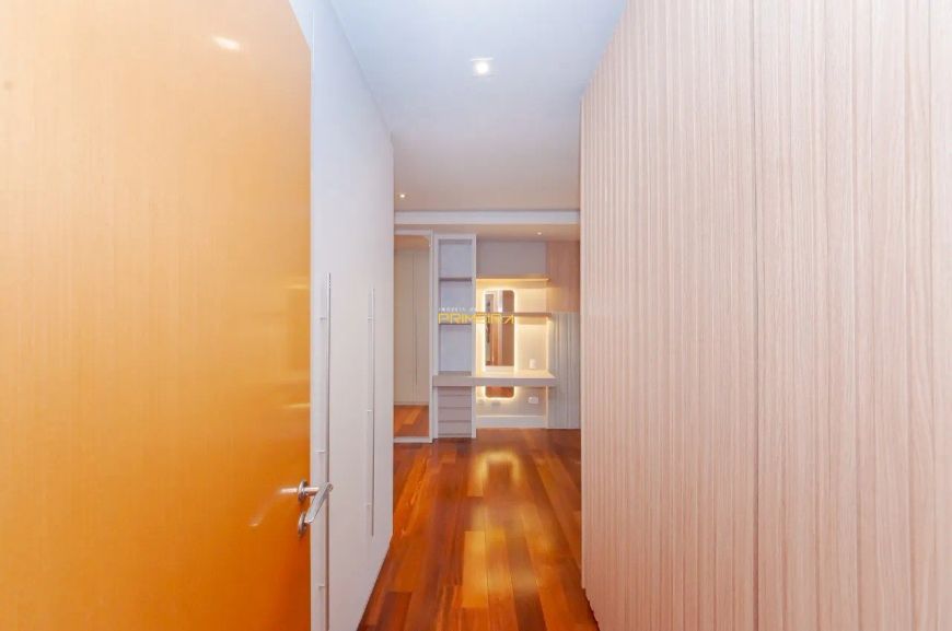 Apartamento / Edificio Albert Ville 3 suítes Semi mobiliado no Mossunguê 142m²