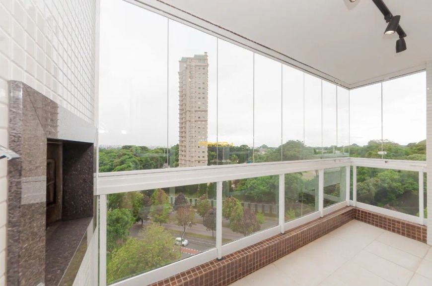 Apartamento / Edificio Albert Ville 3 suítes Semi mobiliado no Mossunguê 142m²