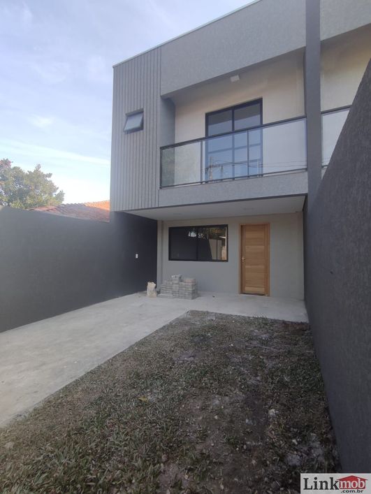 Sobrado c/ Suíte e Preparação Aquecimento a Gás