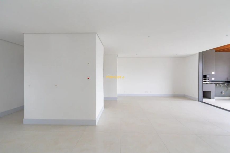 Cobertura de luxo de 267m² à venda no Batel.