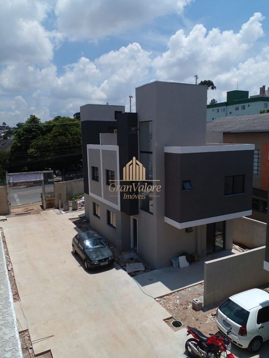 Sobrados em condomínio fechado com terraço