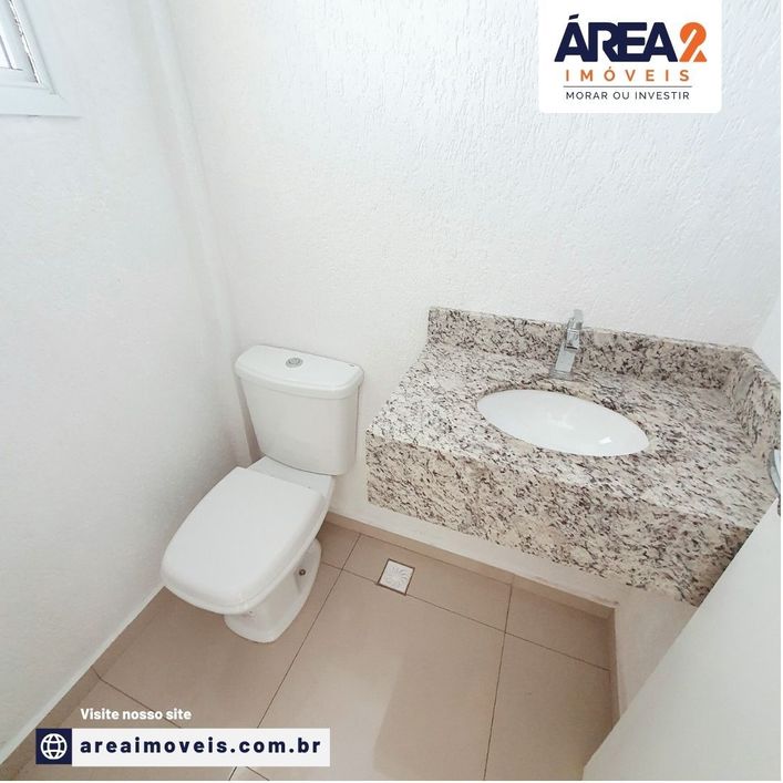 Espaçoso Sobrado de 193m² com 3 Quartos no Campo Comprido
