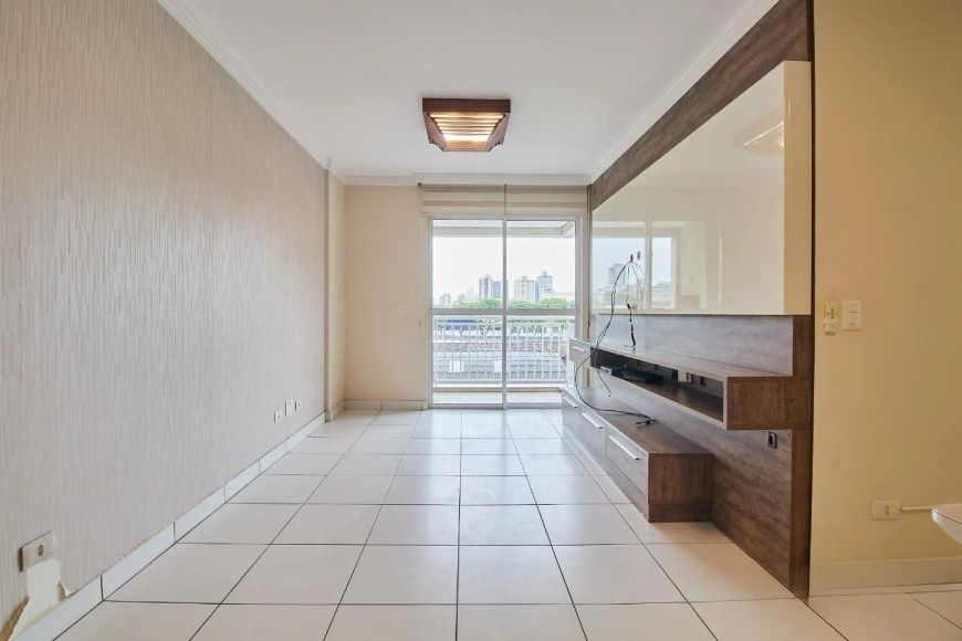 Apartamento semimobiliado 3 quartos e 2 vagas no Rebouças Curitiba