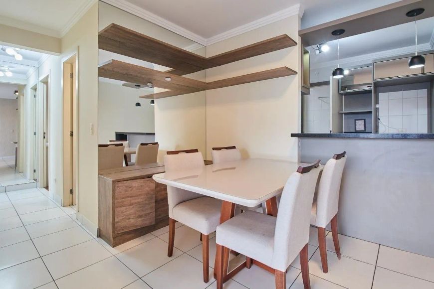 Apartamento semimobiliado 3 quartos e 2 vagas no Rebouças Curitiba
