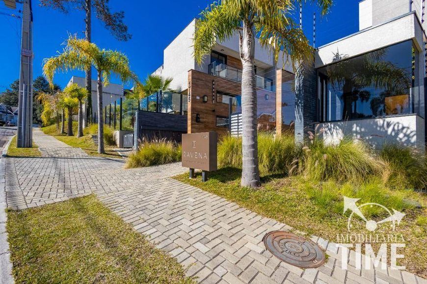 Sobrado com 3 dormitórios à venda, 240 m² por R$ 1.650.168,42 - Santo Inácio - Curitiba/PR