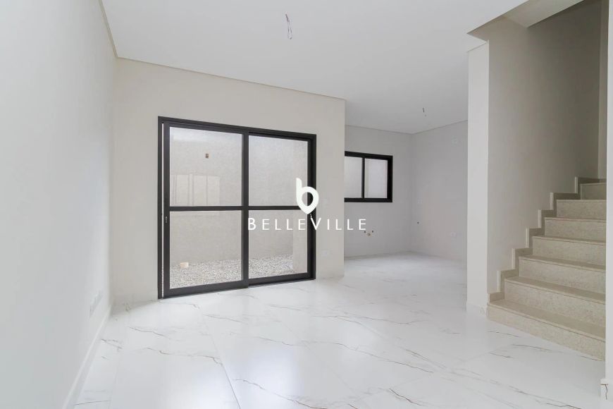 Sobrado com 3 Quartos e 02 vagas no Jardim das Américas\Curitiba - 140m²