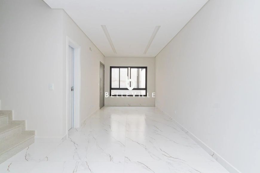 Sobrado com 3 Quartos e 02 vagas no Jardim das Américas\Curitiba - 140m²