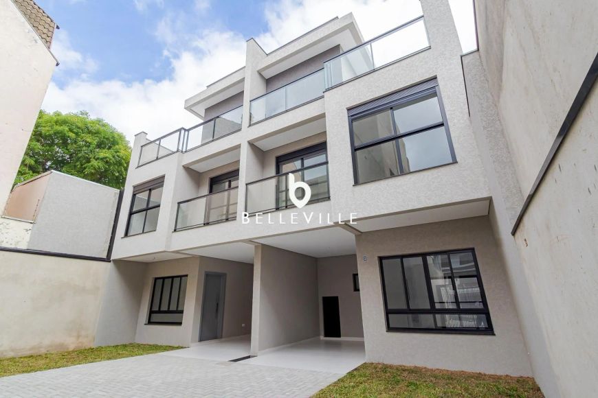 Sobrado com 3 Quartos e 02 vagas no Jardim das Américas\Curitiba - 140m²