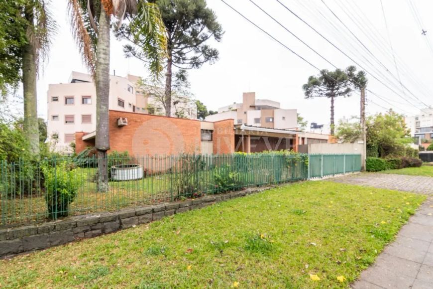 IMOBILIARIA JUVEVÊ VENDE CASA HUGO LANGE R.RODRIGO OTÁVIO nº2015 PRX CLINICA SALLUS GRACIOSA COUNTRY