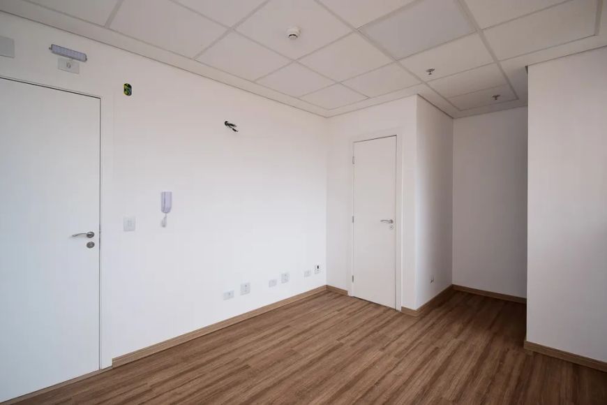 Conjunto Comercial no Centro de 24,51m² - Edifício Century Seven