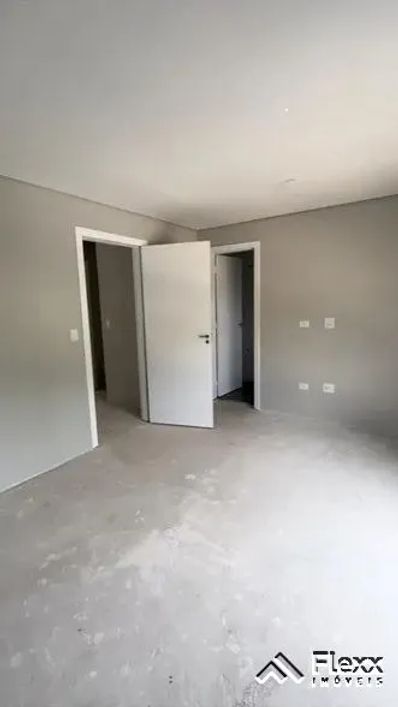 Sobrado com 3 dormitórios à venda, 118 m² por R$ 594.900 - Santa Cândida - Curitiba/PR