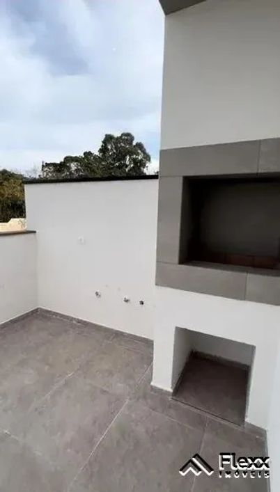 Sobrado com 3 dormitórios à venda, 118 m² por R$ 594.900 - Santa Cândida - Curitiba/PR