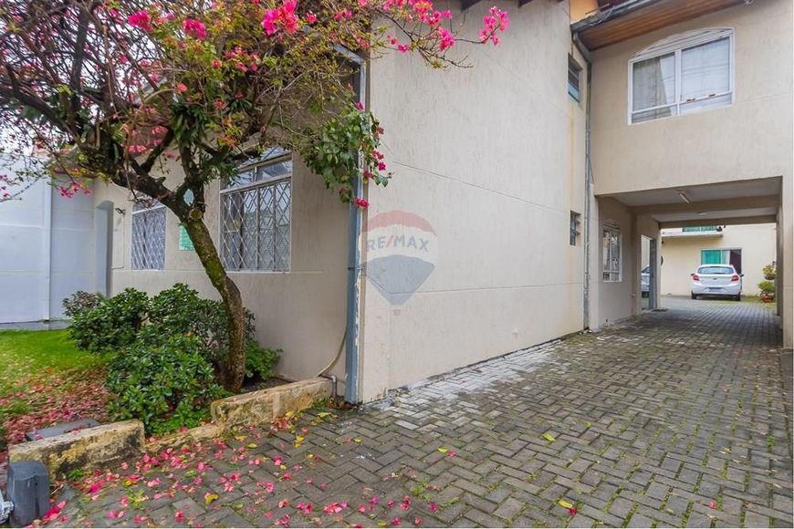 SOBRADO COM 6 QUARTOS, 6 VAGAS, NO BAIRRO SANTA QUITÉRIA - CURITIBA