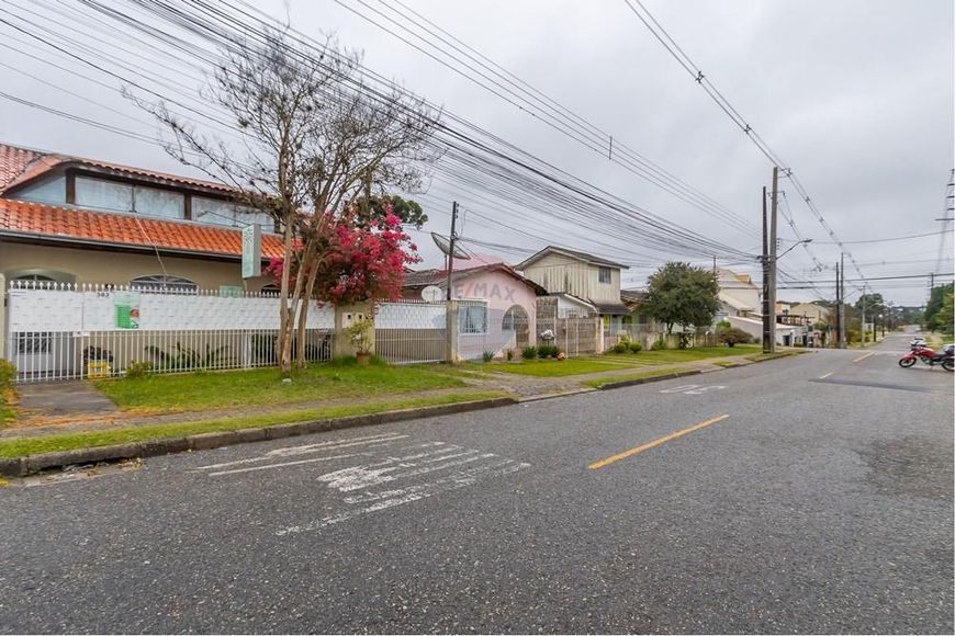 SOBRADO COM 6 QUARTOS, 6 VAGAS, NO BAIRRO SANTA QUITÉRIA - CURITIBA