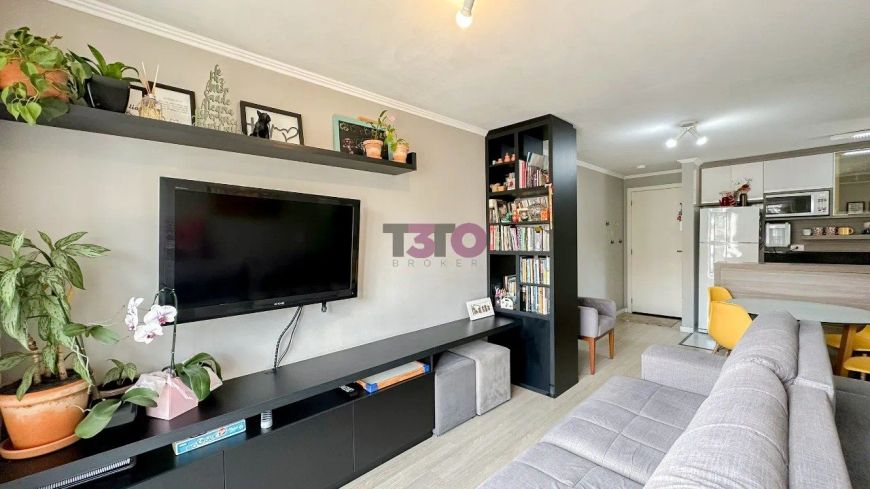 Apartamento à venda com 2 dormitórios, semi-mobiliado, R$ 279.000, Santa Quitéria, Curitiba, PR