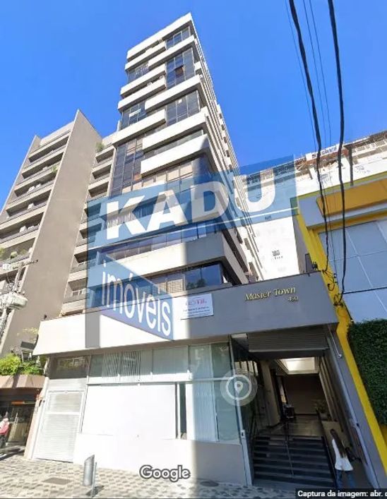 VENDA SALA COMERCIAL REGIÃO CENTRAL -(2 amplos ambientes, vão livre); 1 banheiro- 1 cozinha 53,23M2