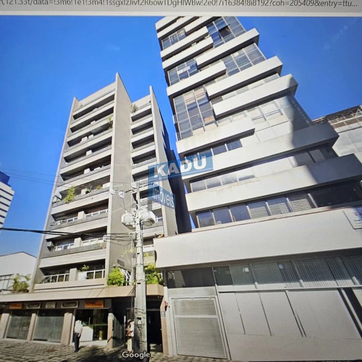 VENDA SALA COMERCIAL REGIÃO CENTRAL -(2 amplos ambientes, vão livre); 1 banheiro- 1 cozinha 53,23M2
