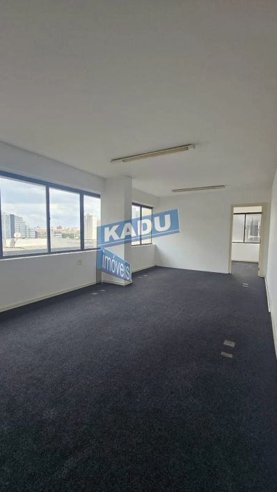 VENDA SALA COMERCIAL REGIÃO CENTRAL -(2 amplos ambientes, vão livre); 1 banheiro- 1 cozinha 53,23M2