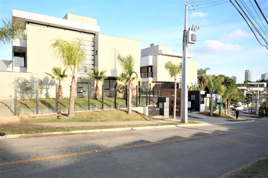 Sobrado à venda em condomínio no Santo Inácio