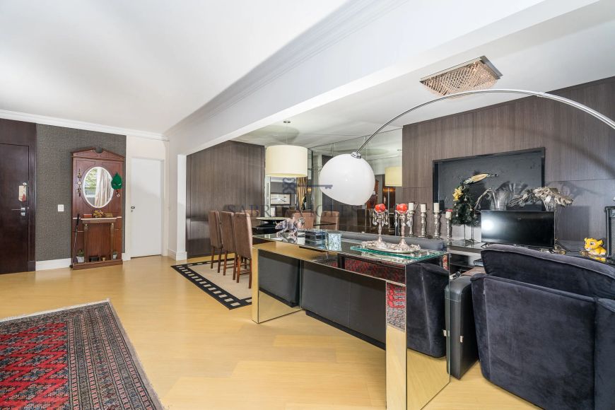 Apartamento a venda com 3 quartos no Bigorrilho